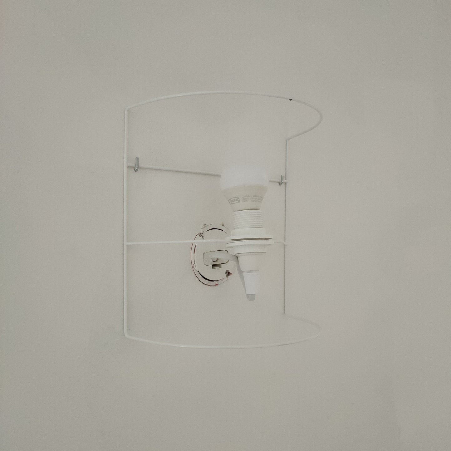 Applique murale demie - lune - Mademoiselle Lumière 1. Blanc coton