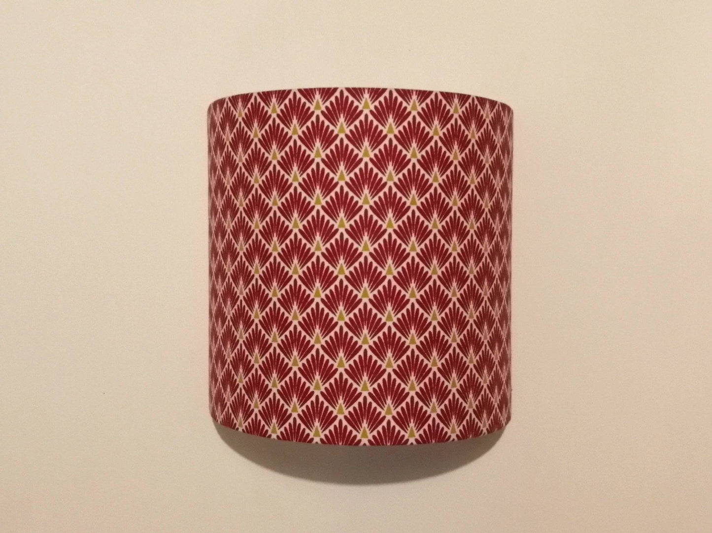 Applique murale demi-cercle design tissu imprimé Art Déco Écailles Rouge Jaune moutarde vert kaki bleu ciel bleu marine Noir