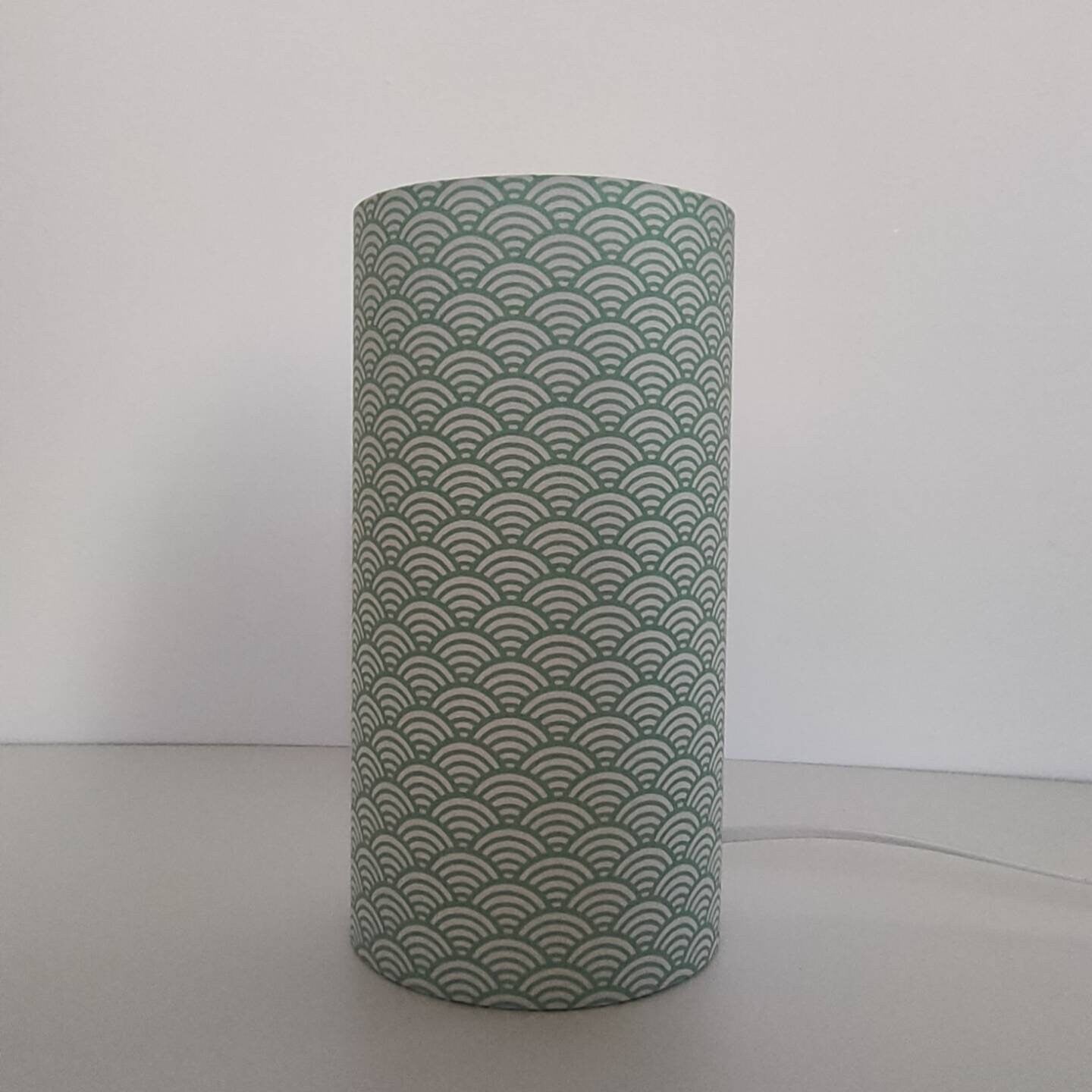 Lampe à poser Tube tissu imprimé Vagues Jaune rouge vert pastel bleu marine gris anthracite Inspiration japonaise
