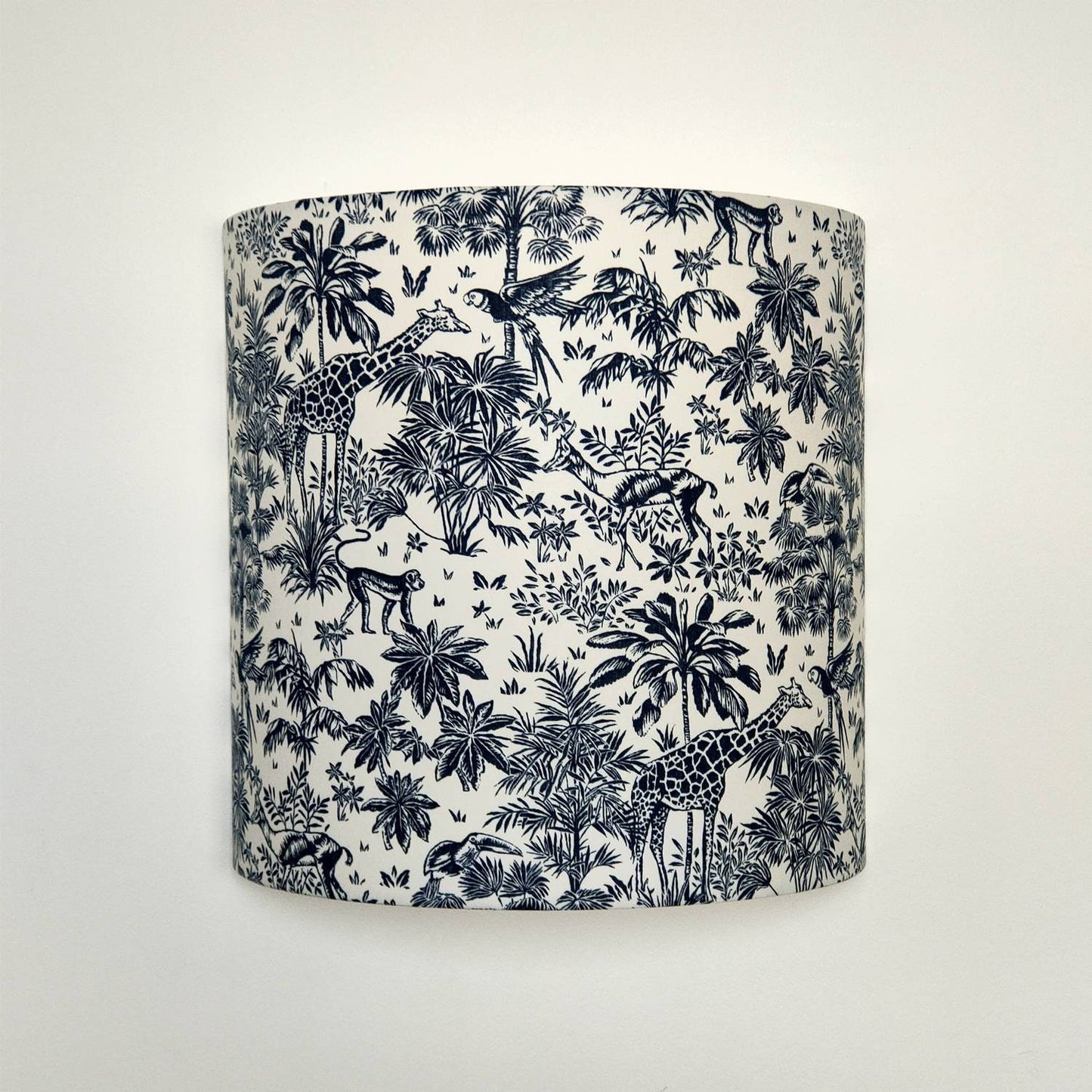 Applique murale demi-cercle design tissu imprimé Jungle toile de Jouy Animaux de la savane girafe singe Rouge Bleu marine Noir blanc