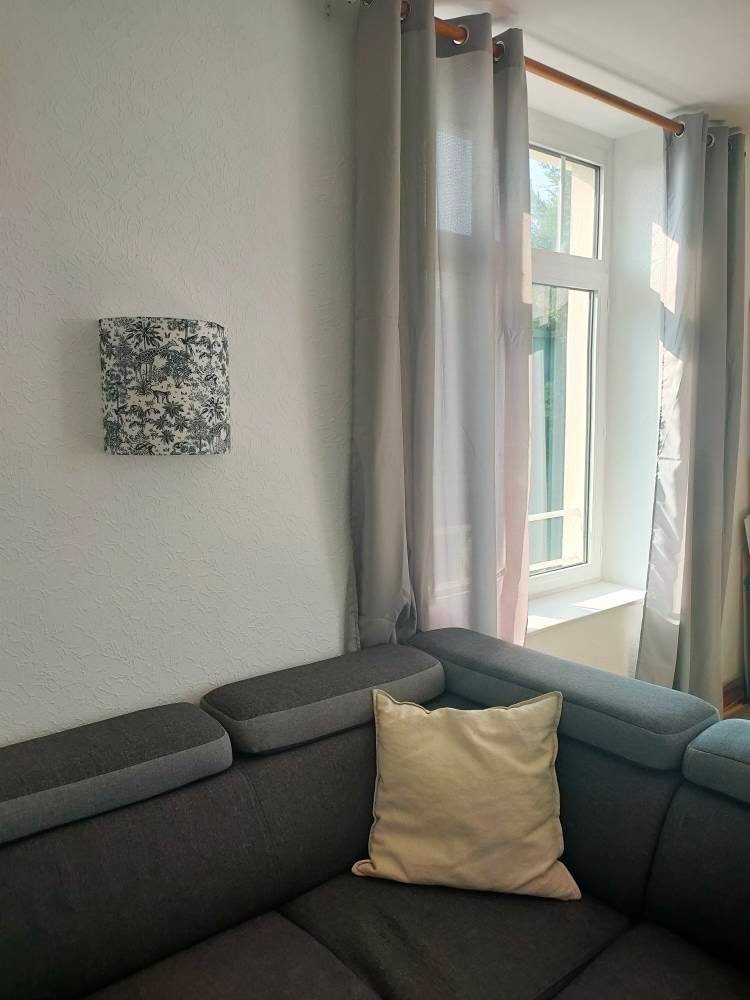 Applique murale demi-cercle design tissu imprimé Jungle toile de Jouy Animaux de la savane girafe singe Rouge Bleu marine Noir blanc