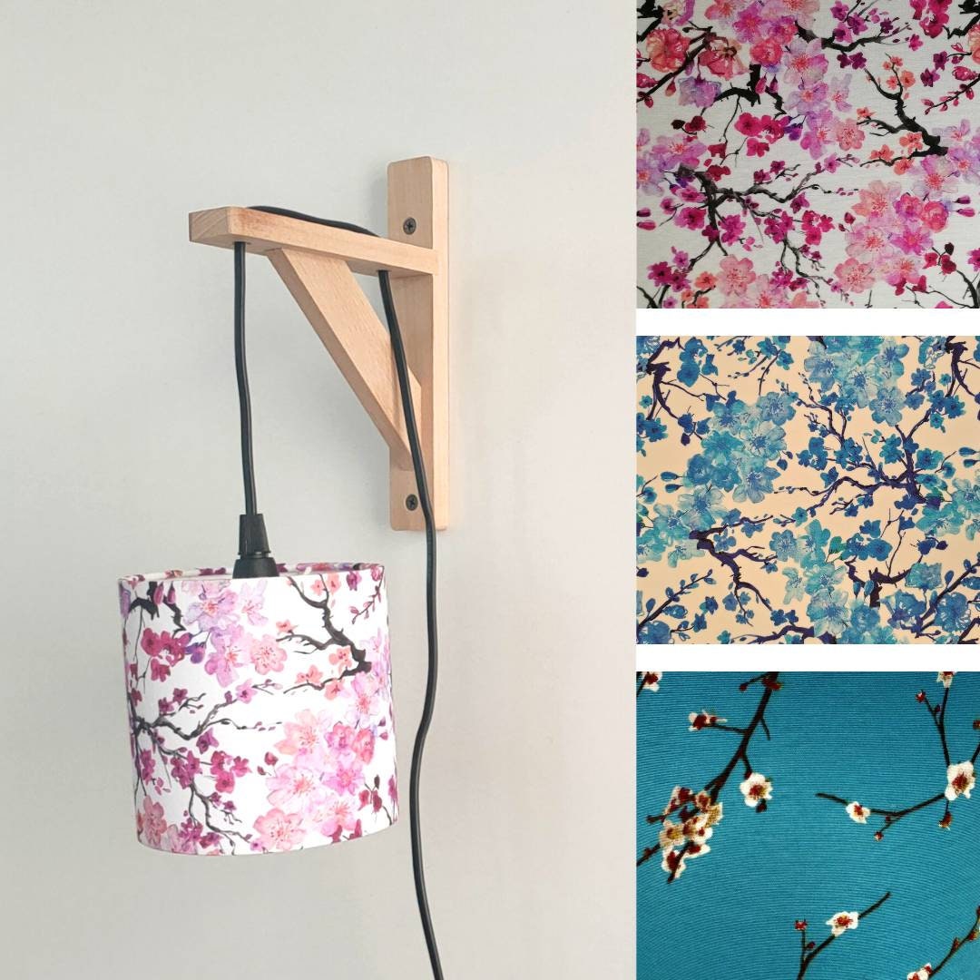 Applique murale équerre en bois de hêtre et abat-jour tissu imprimé cerisier rose ou bleu, cerisier du Japon