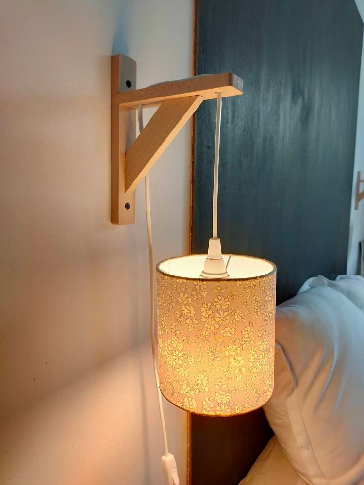 Applique murale équerre en bois de hêtre et abat-jour tissu imprimé liberty London Capel Jaune rose rouge bleu marine gris