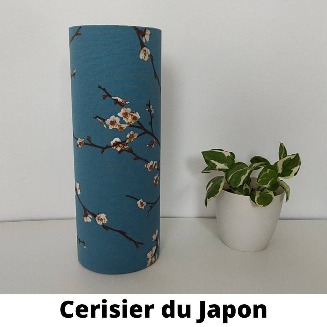 Lampe à poser Tube de chevet tissu imprimé cerisier en fleurs rose ou bleu, cerisier du Japon ciel bleu