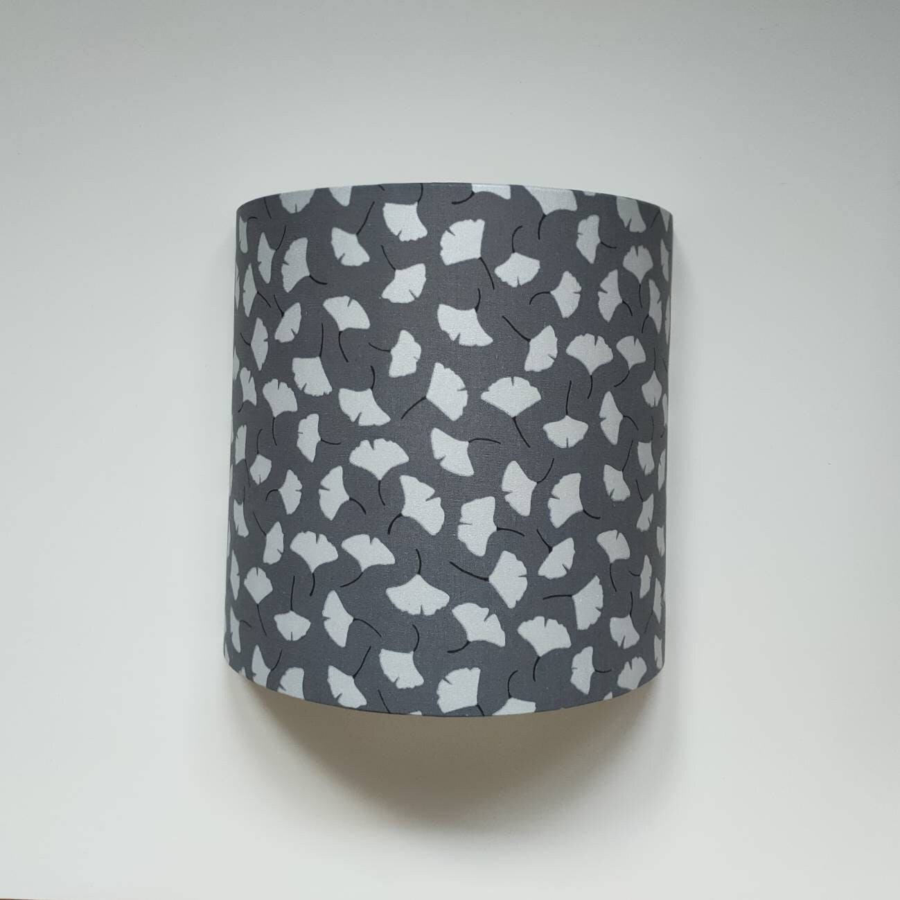 Applique murale demi-cercle, tissu imprimé , éventails, Asanoha, feuilles de gingko gris