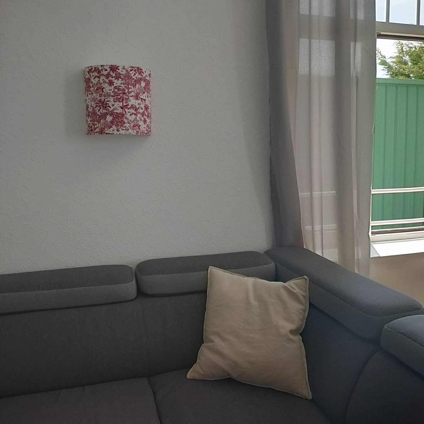 Applique murale demi-cercle design tissu imprimé Jungle toile de Jouy Animaux de la savane girafe singe Rouge Bleu marine Noir blanc