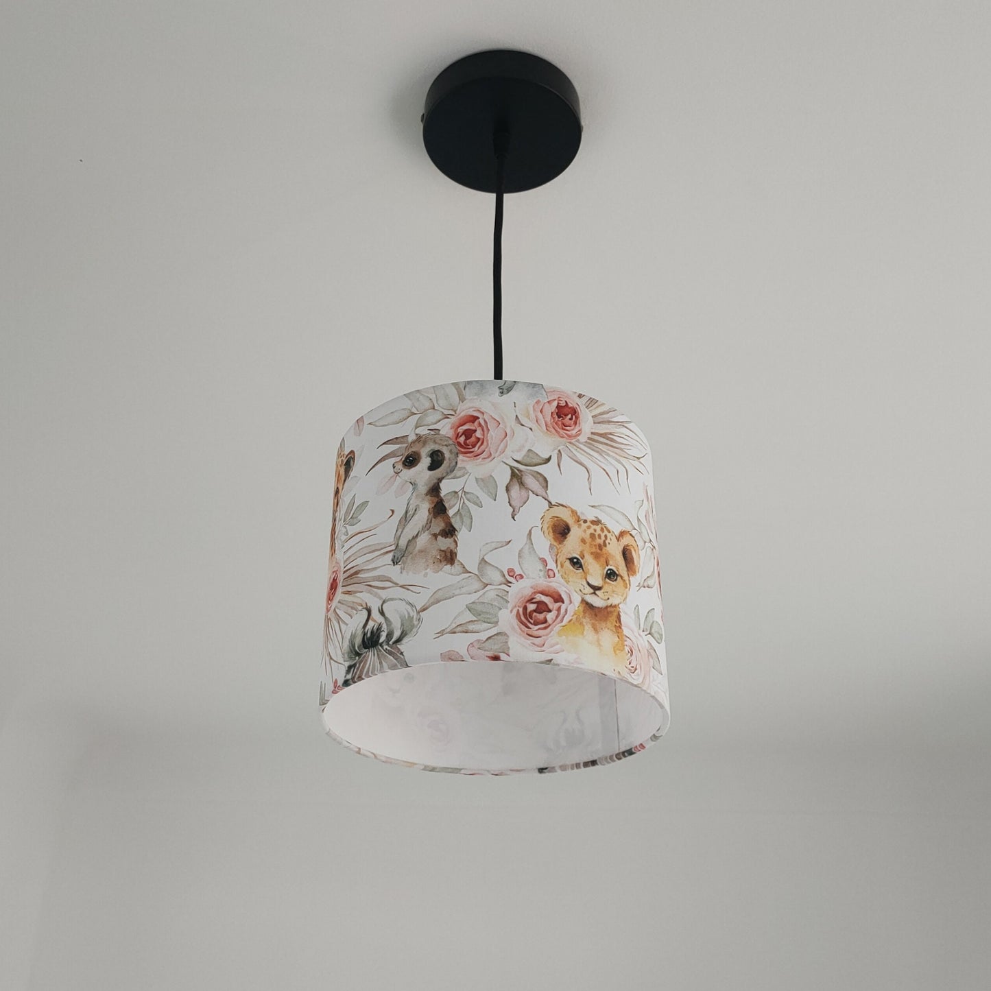Abat-jour rond tissu imprimé bébé / enfants Savane rose ou Bohême pour chambre suspension