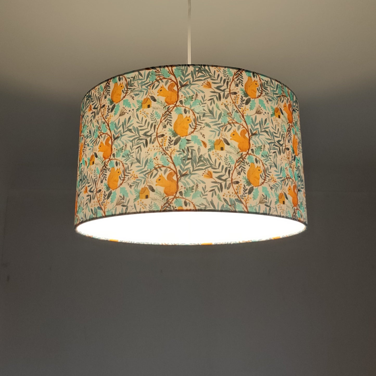 Abat-jour rond suspension tissu imprimé bébé / enfants Écureuils dans les nuages pour chambre