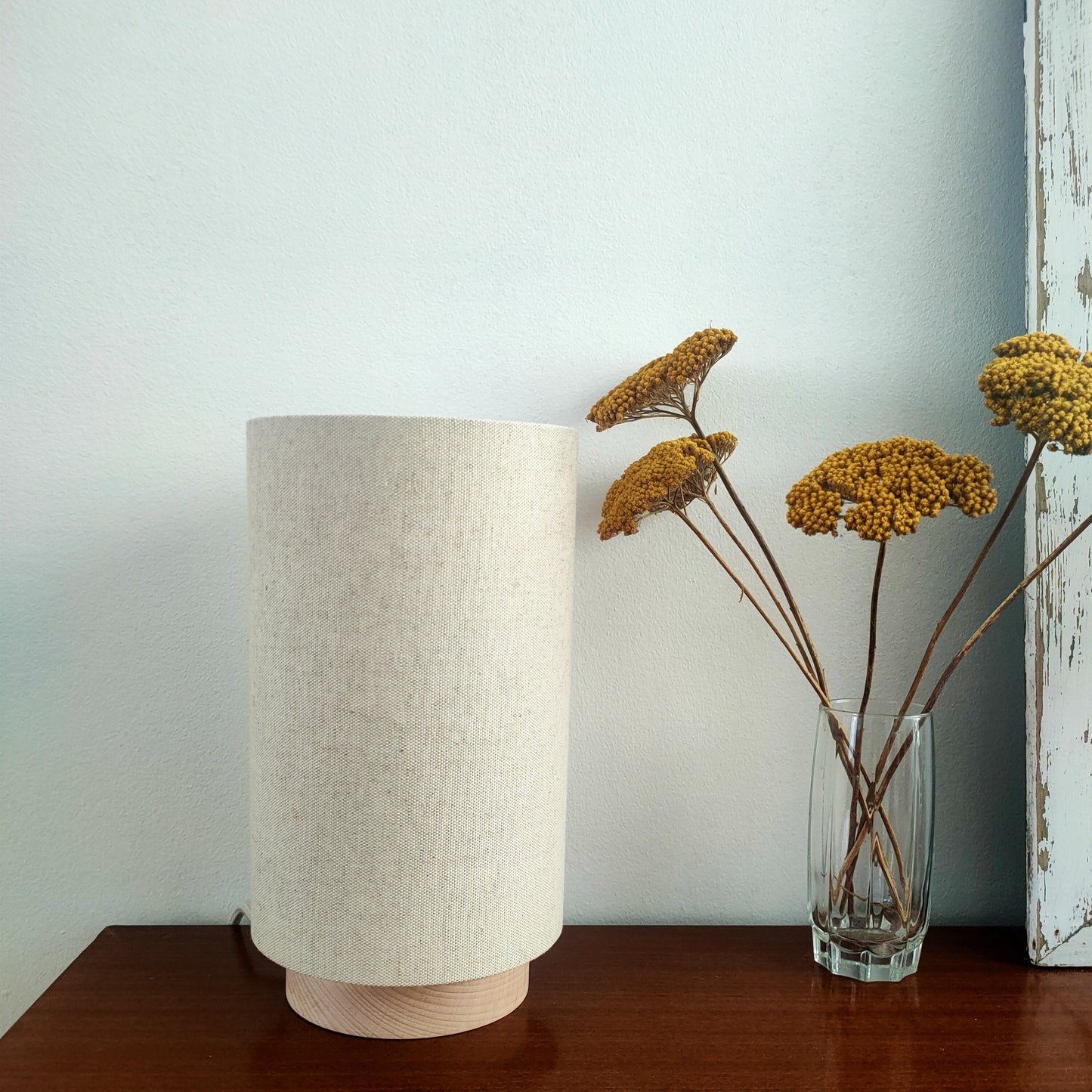 Lampe à poser socle unie blanc /blanc cassé /écru beige en toile de lin et de coton pour décoration intemporelle et design