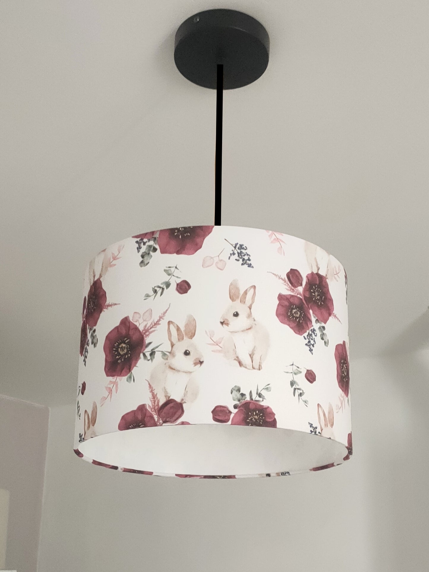 Suspension Lapins et Pivoines