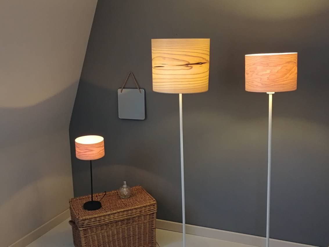 Abat-jour rond en bois foncé Noyer douille E27 pour pied de lampe / lampadaire ou suspension