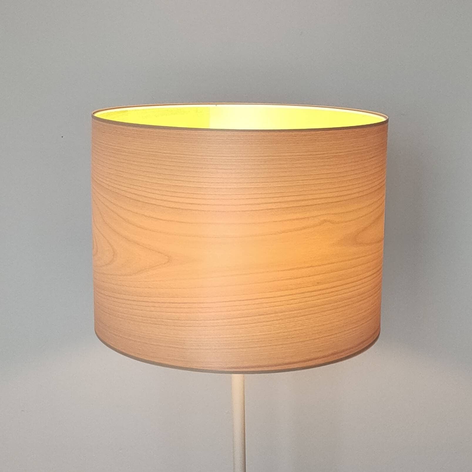 Abat-jour rond en bois de tilleul pour suspension ou pied de lampe / lampadaire