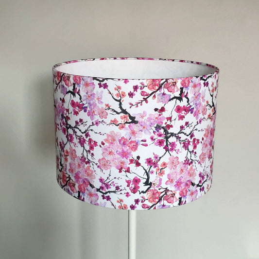 Abat-jour rond tissu Cerisier rose ou bleu suspension ou pied de lampe lampadaire