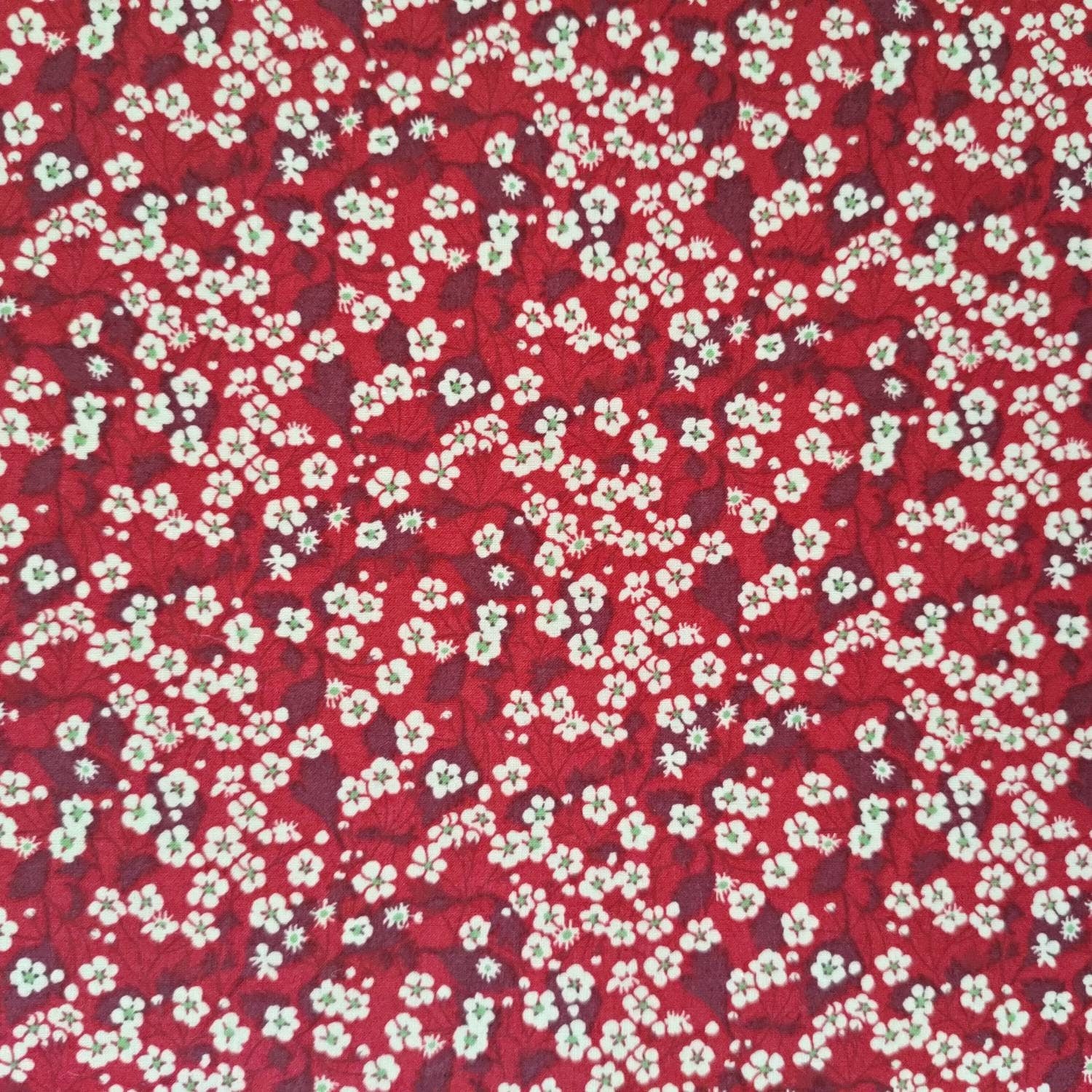 Abat-jour rond imprimé Liberty London transparent News Mitisi Valeria Rouge Fleurs blanches sur fond rouge