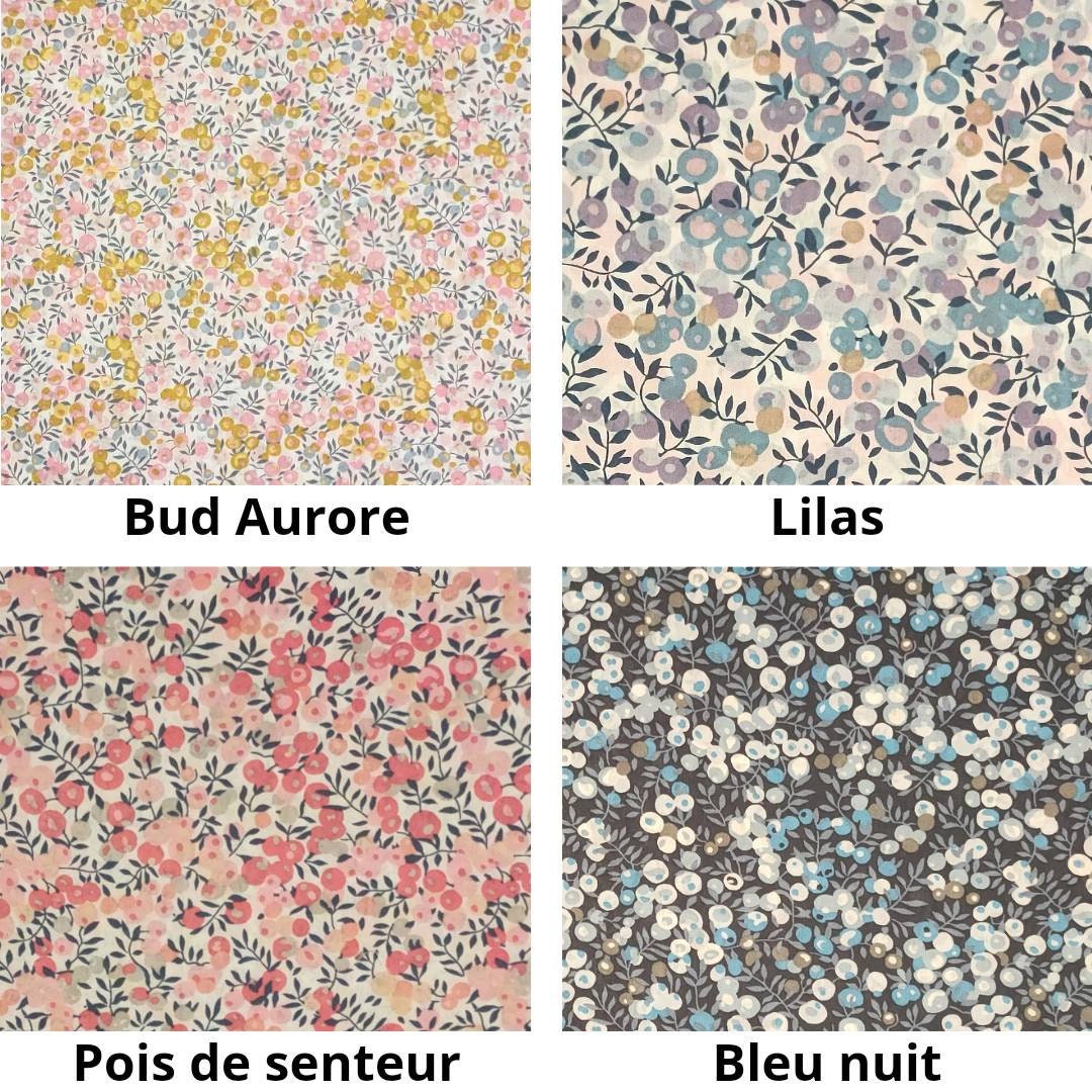 Applique murale équerre en bois et abat-jour Liberty Wiltshire Bud Aurore Lilas Pois de senteur Bleu nuit pour chambre suite parentale