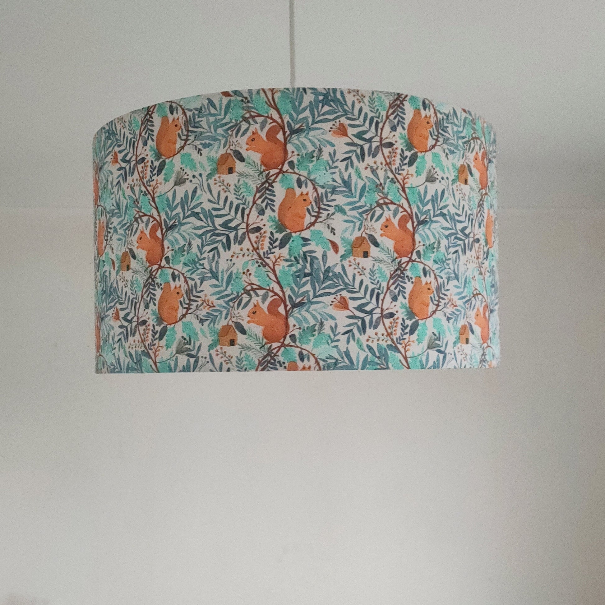 Abat-jour rond suspension tissu imprimé bébé / enfants Écureuils dans les nuages pour chambre